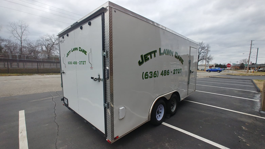 Create Custom Trailer Wraps: Pull Ahead of the Competition in St Louis, MO